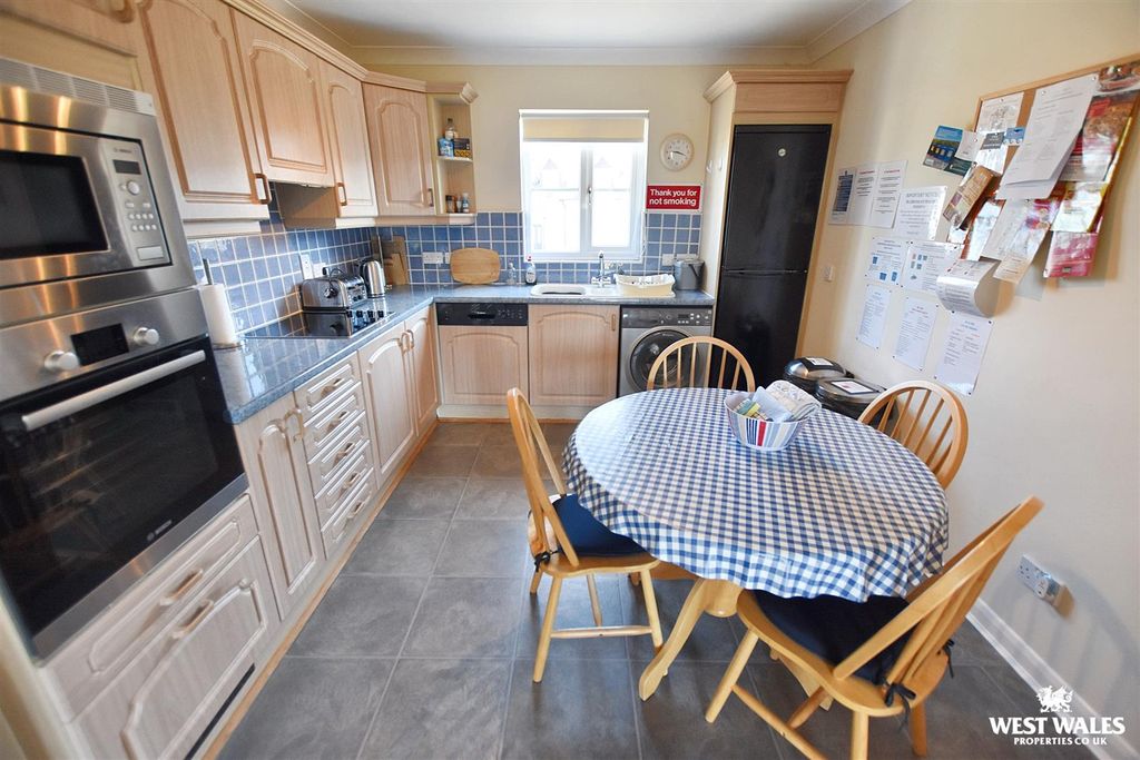 Property photo 2 of 13 9.Jpg
