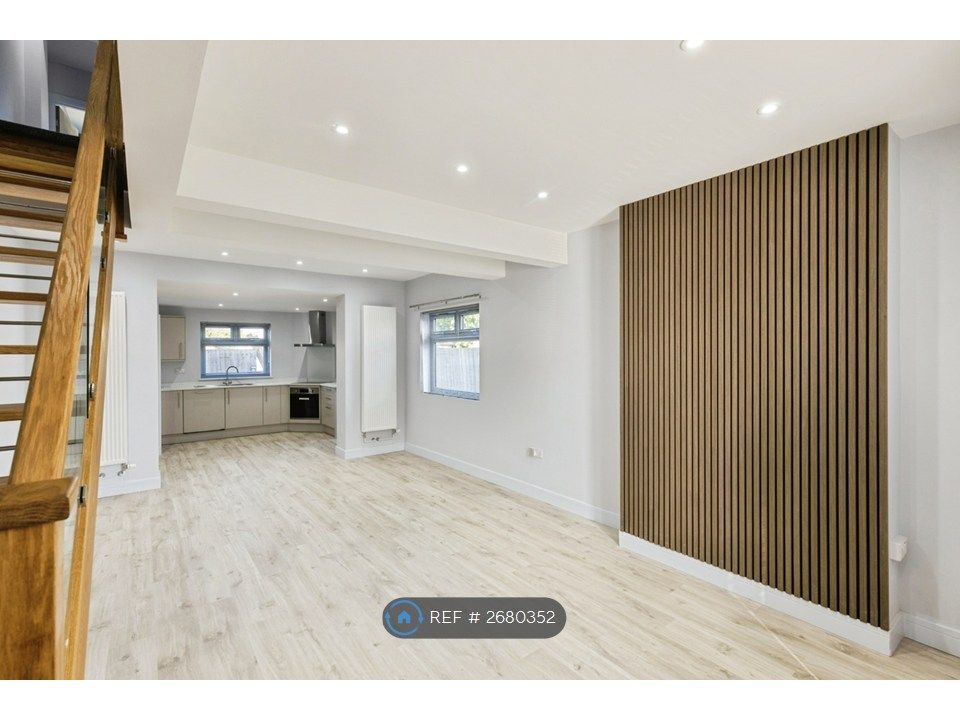 Property photo 2 of 22 Open Plan Lounge And Kitchen