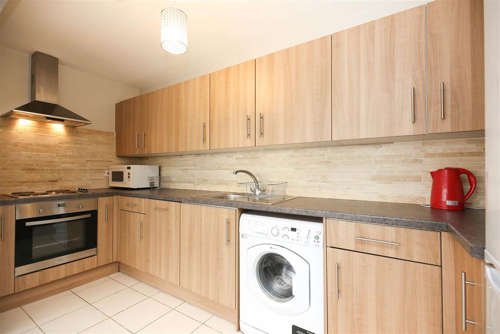 Property photo 3 of 12