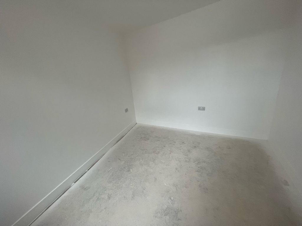 Property photo 3 of 8 Balcony