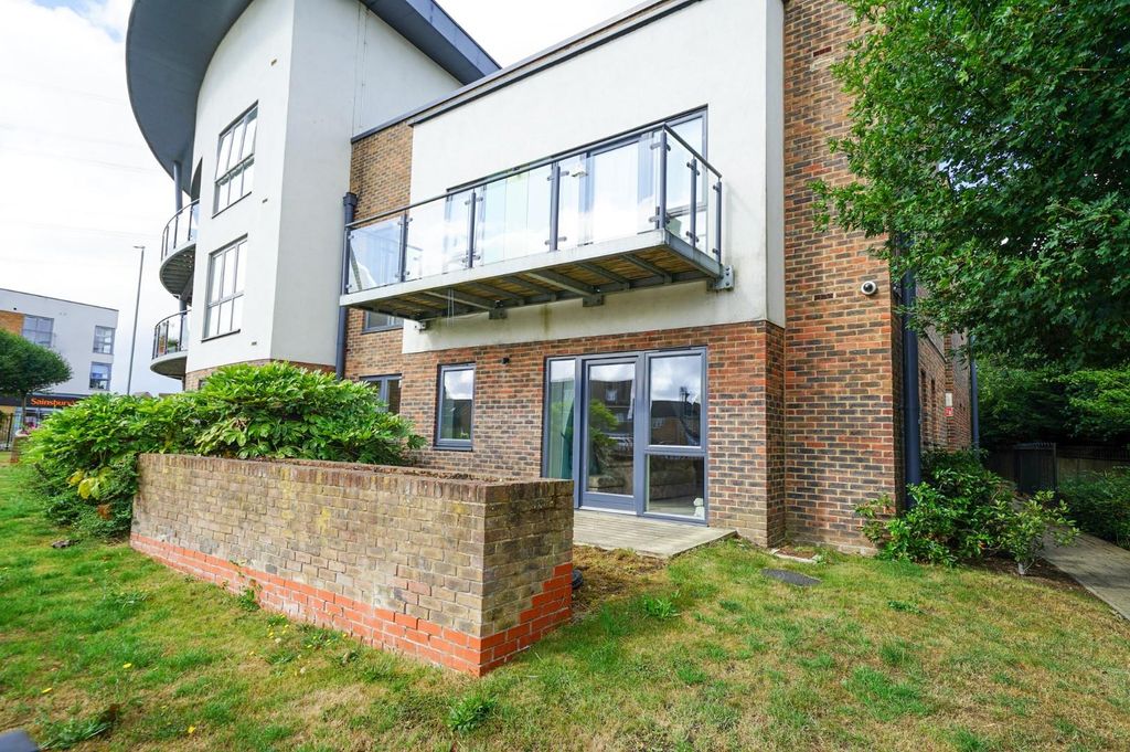 Property photo 3 of 17