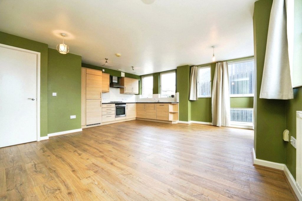 Property photo 3 of 10 Picture No. 04