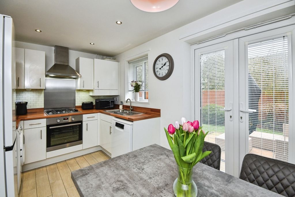 Property photo 3 of 20 Kicthen Diner