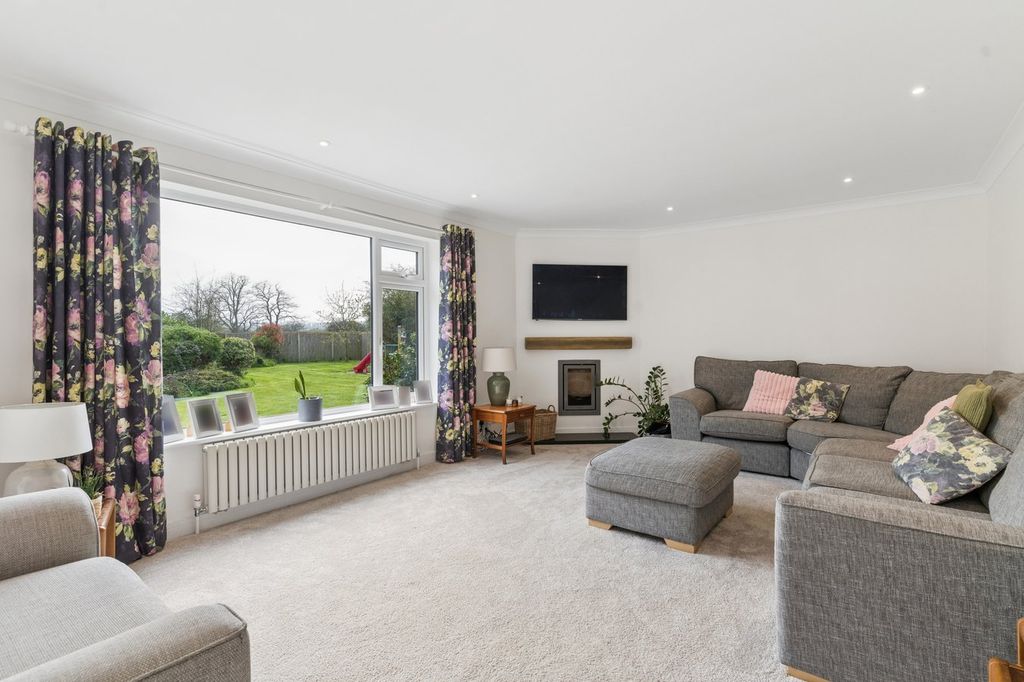 Property photo 3 of 29