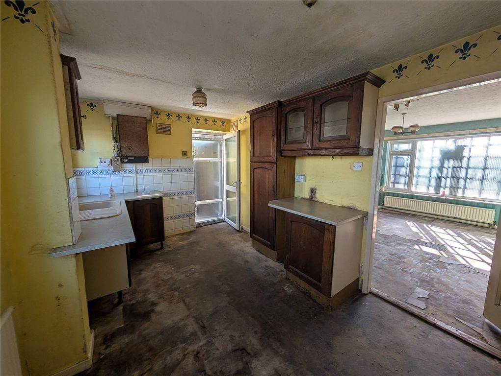 Property photo 3 of 10 Picture No. 02