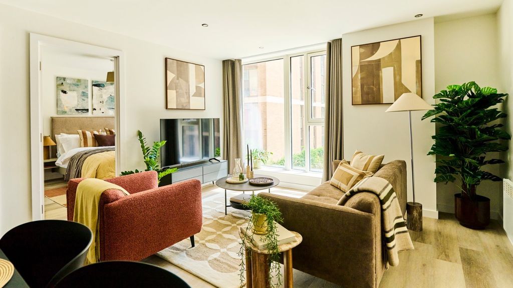 Property photo 1 of 11 Living Space