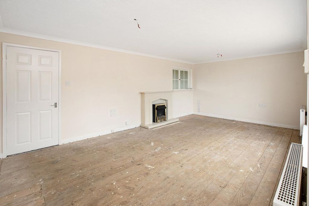 Property photo 3 of 13