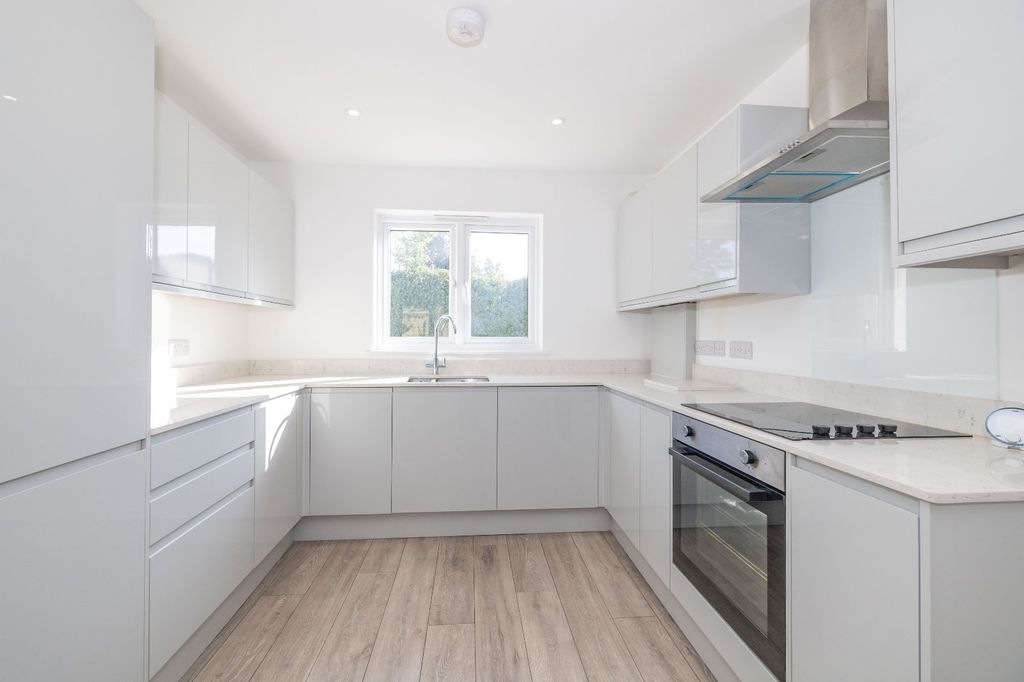 Property photo 3 of 19 Picture 3