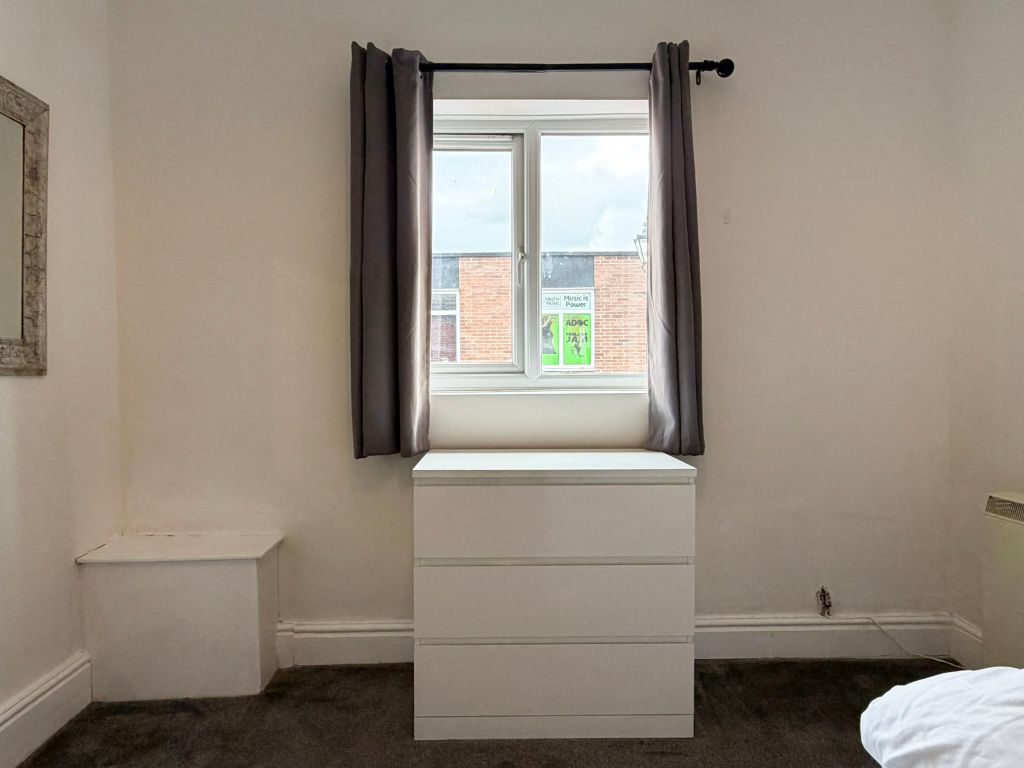 Property photo 2 of 7 Room