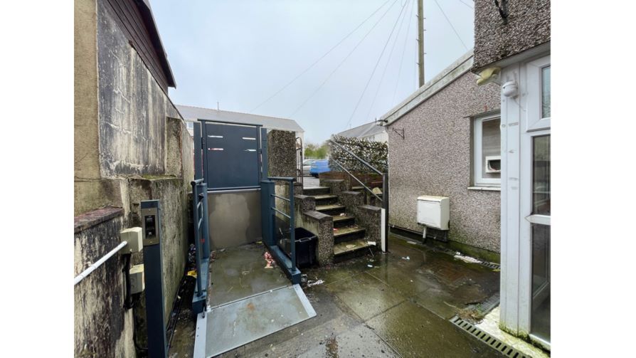 Property photo 3 of 4