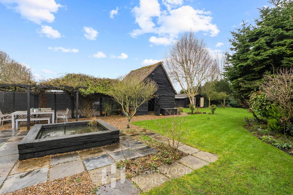 Property photo 3 of 25