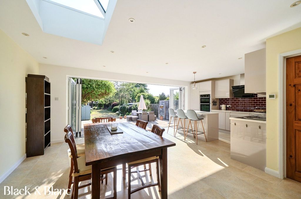 Property photo 2 of 21 Kitchen/Dining