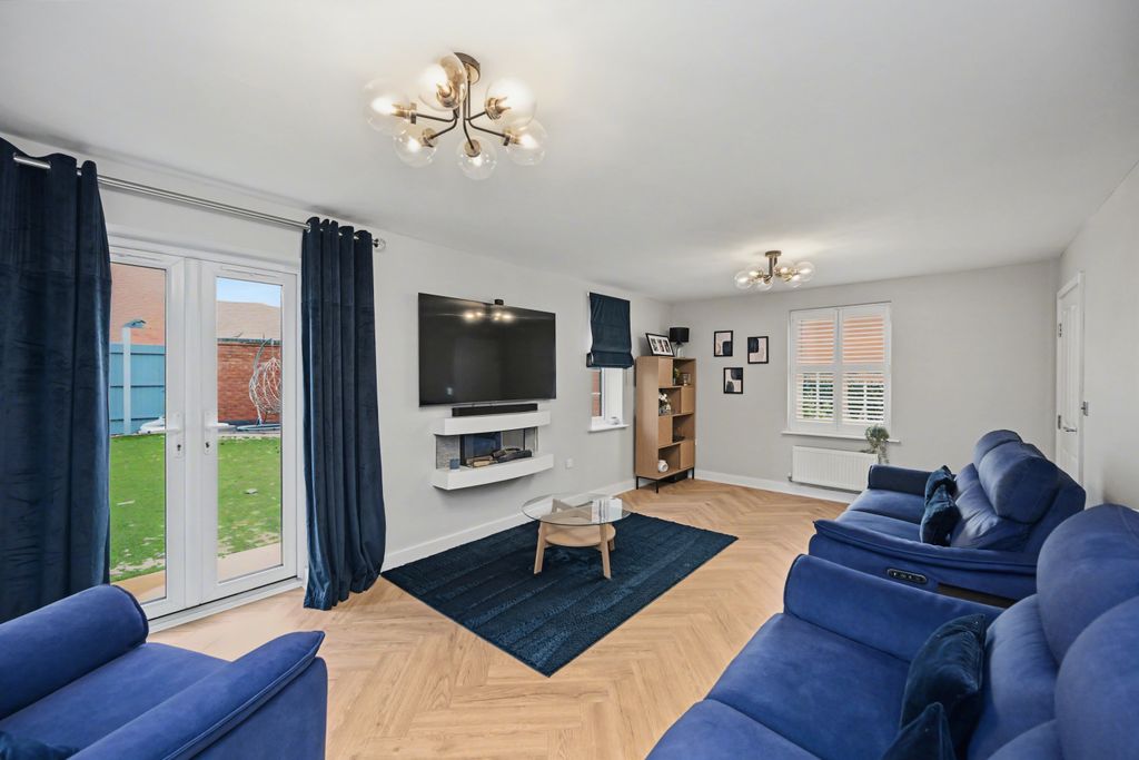 Property photo 3 of 24