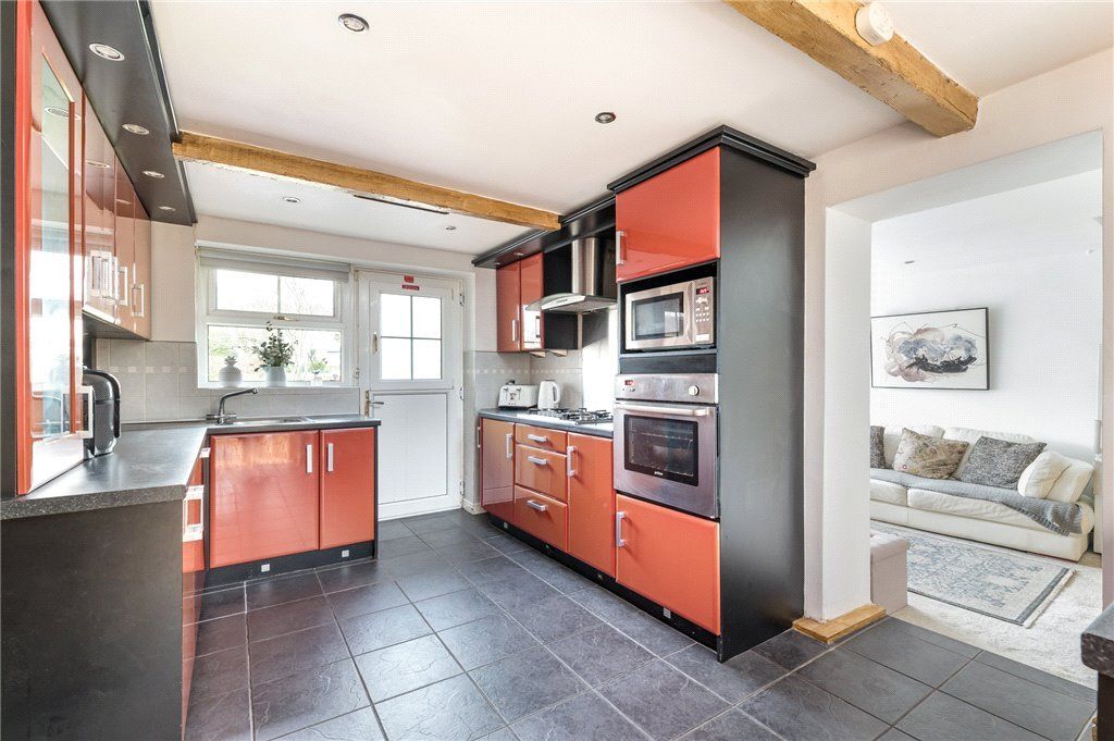 Property photo 3 of 27 Kitchen
