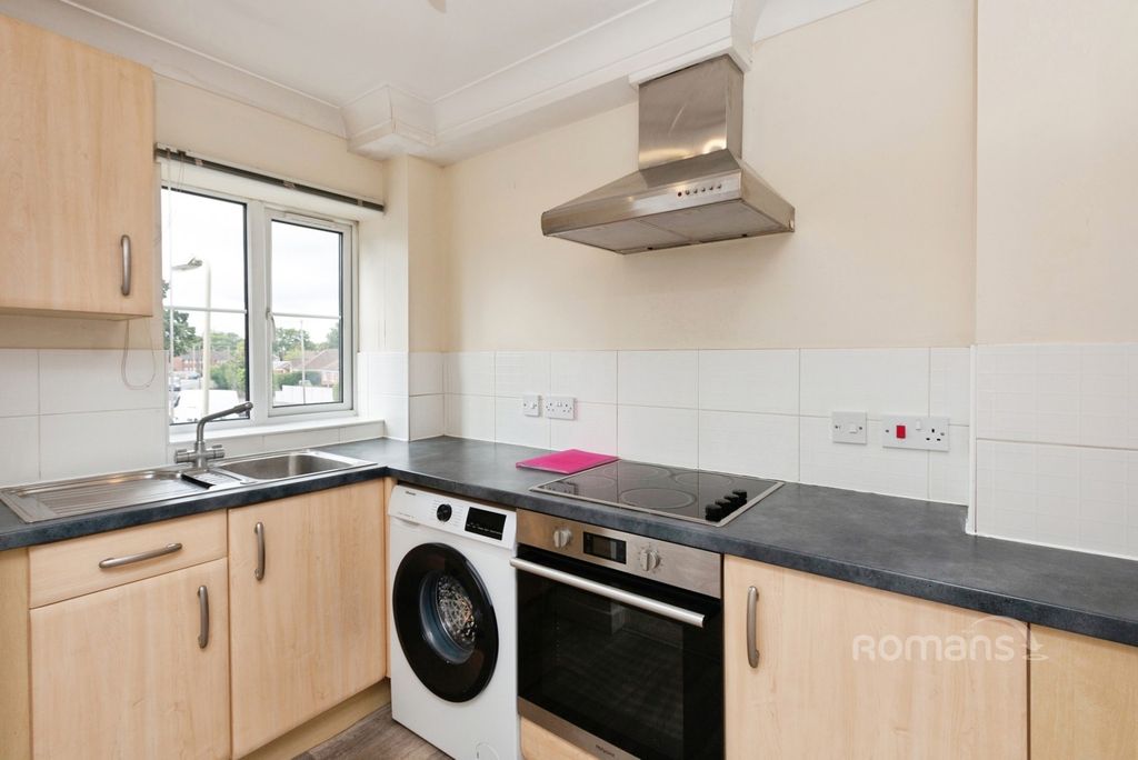 Property photo 2 of 11 Pbox-Img.Jpg