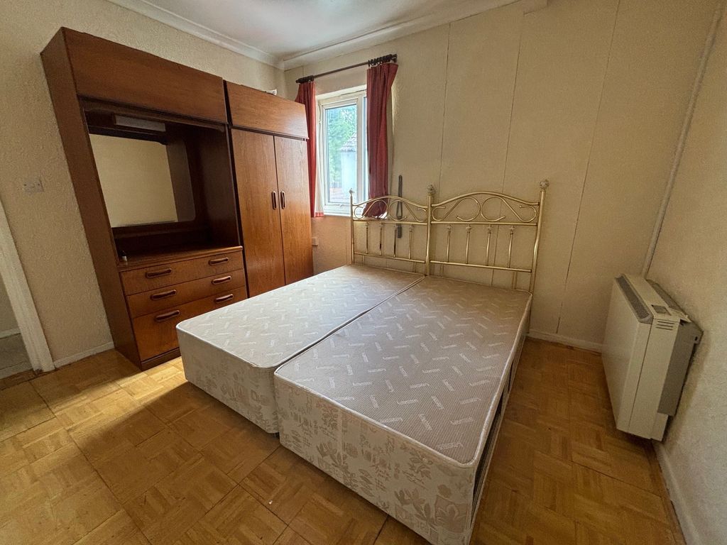 Property photo 3 of 4