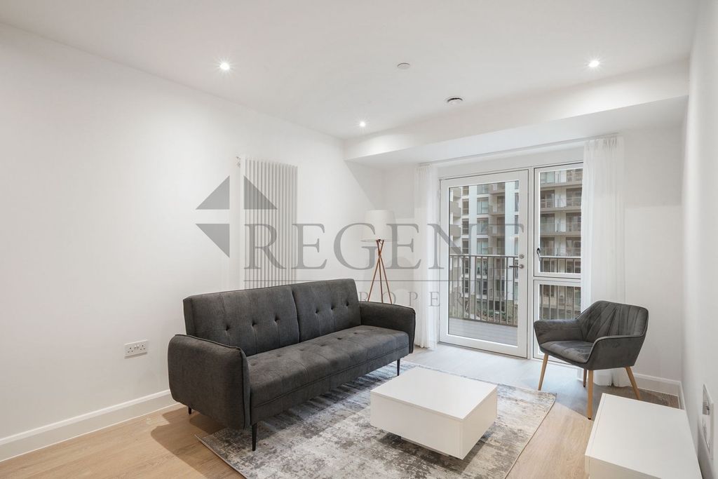 Property photo 3 of 14 Open Plan