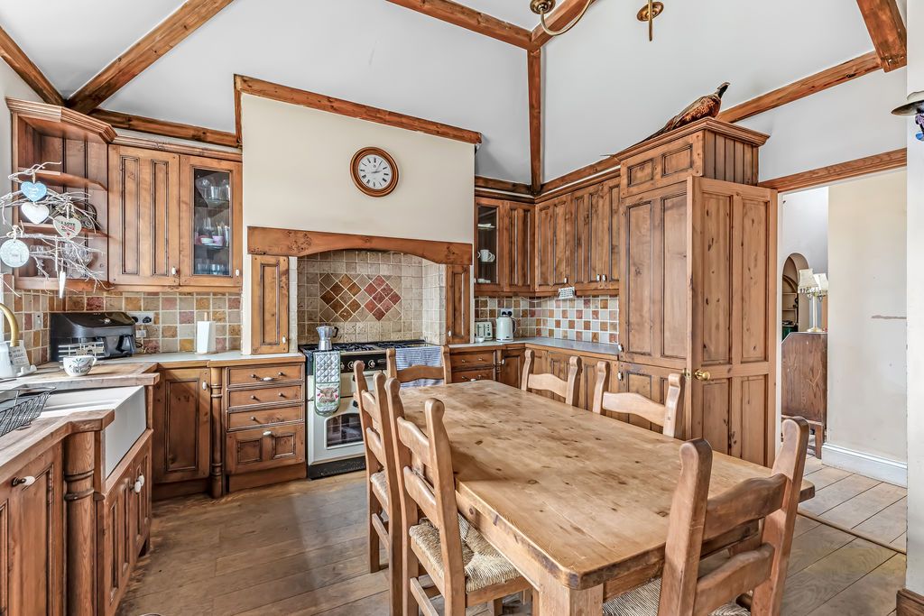 Property photo 3 of 11 Photo 1