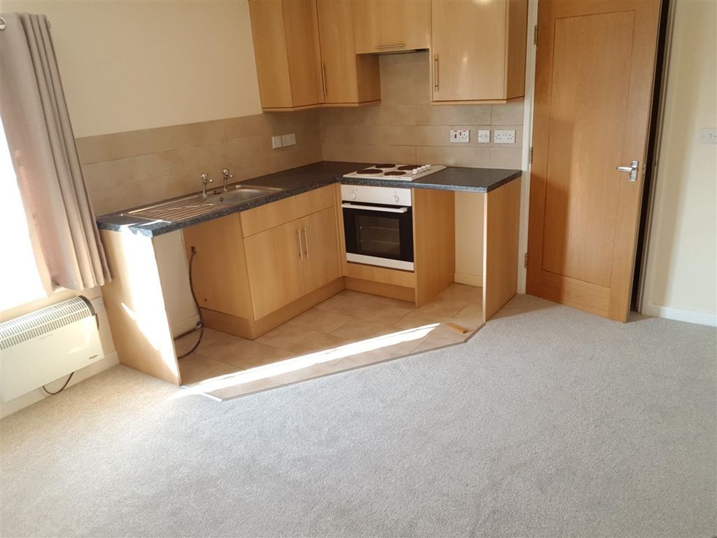 Property photo 2 of 4 Open Plan Lounge Kitchen