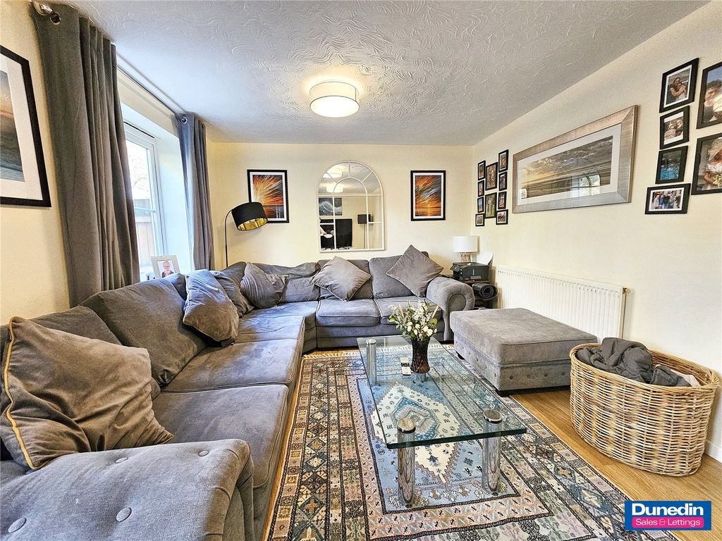 Property photo 3 of 18 Picture No. 07