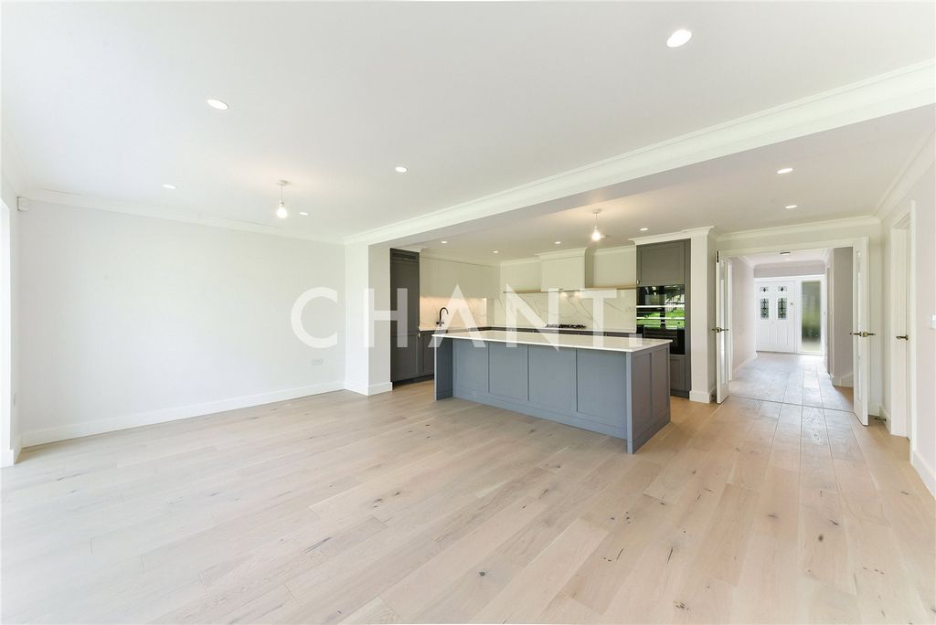 Property photo 3 of 22 Picture No. 06