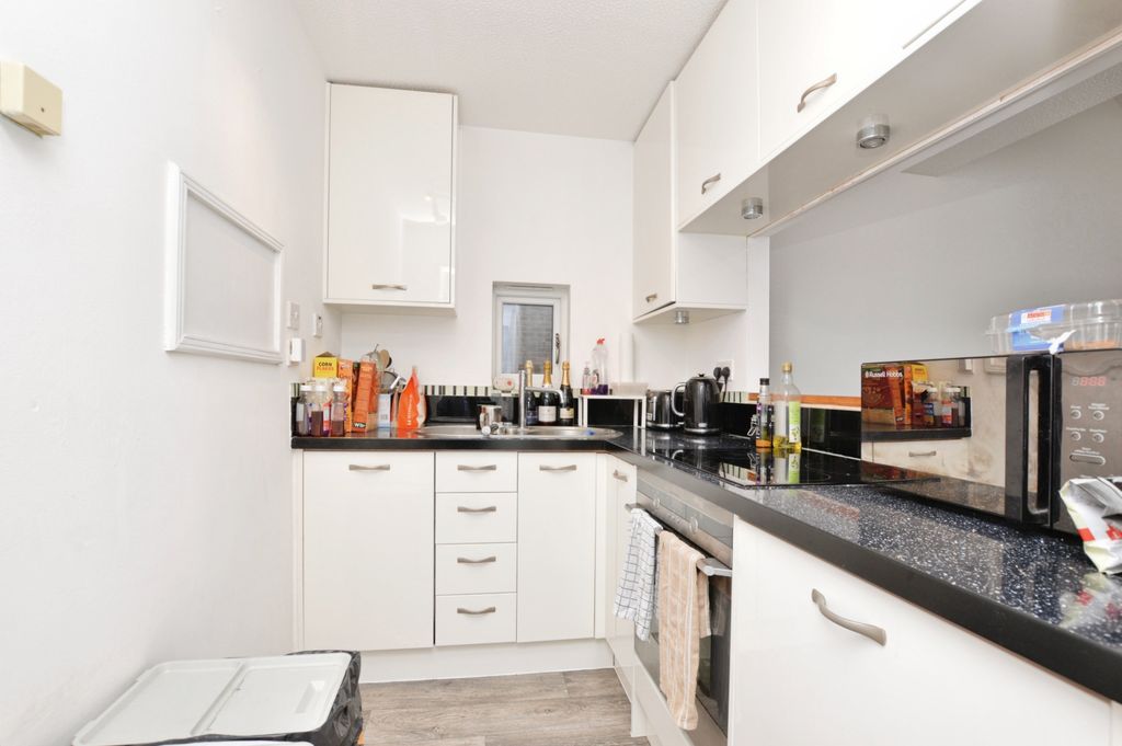 Property photo 2 of 9 0B25F2F1-Kitchen