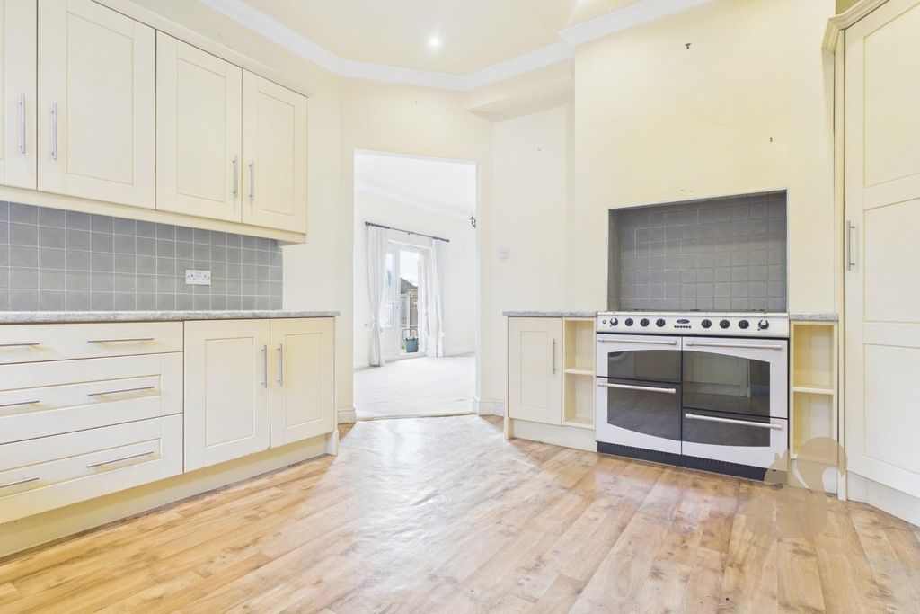 Property photo 3 of 22 Cam03877G0-Pr0311-Still002.Jpg