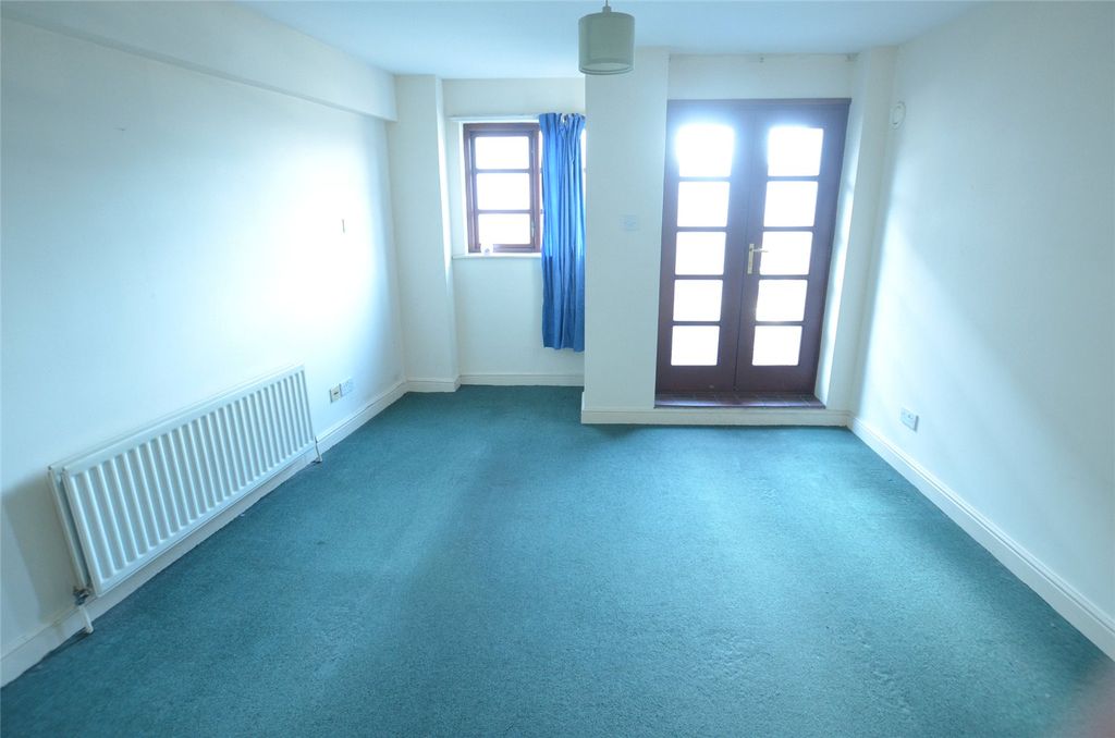 Property photo 3 of 6 Picture No. 11