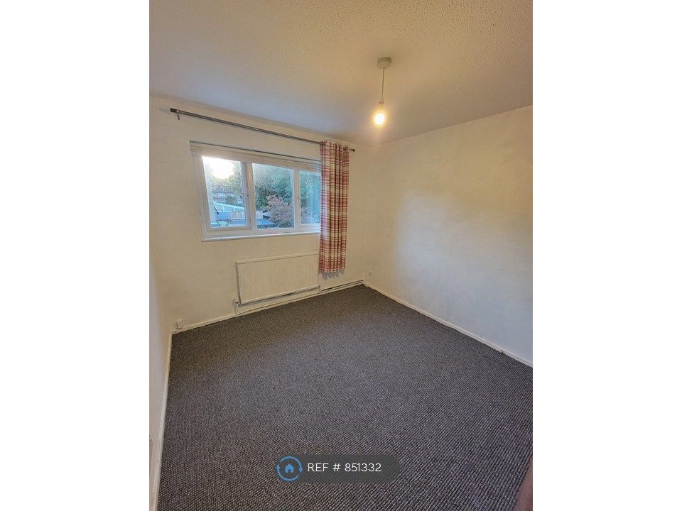 Property photo 3 of 10 Bedroom