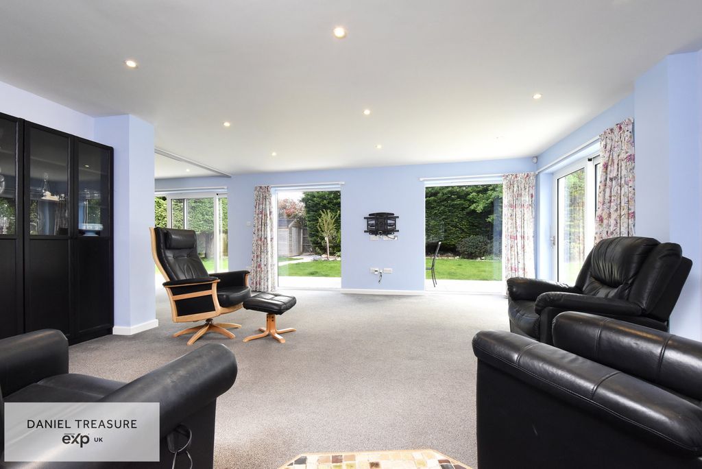 Property photo 3 of 16