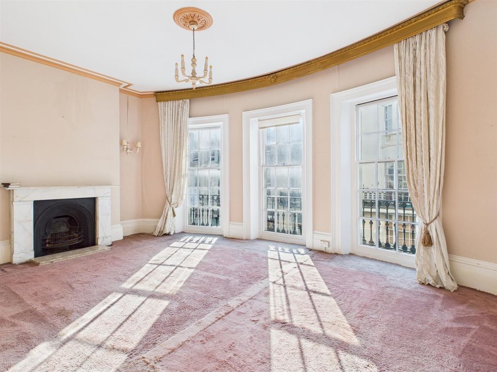 Property photo 2 of 20 Grand Reception Room