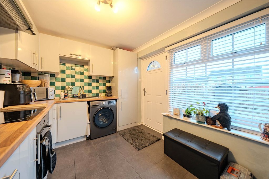 Property photo 3 of 16 Picture No. 13