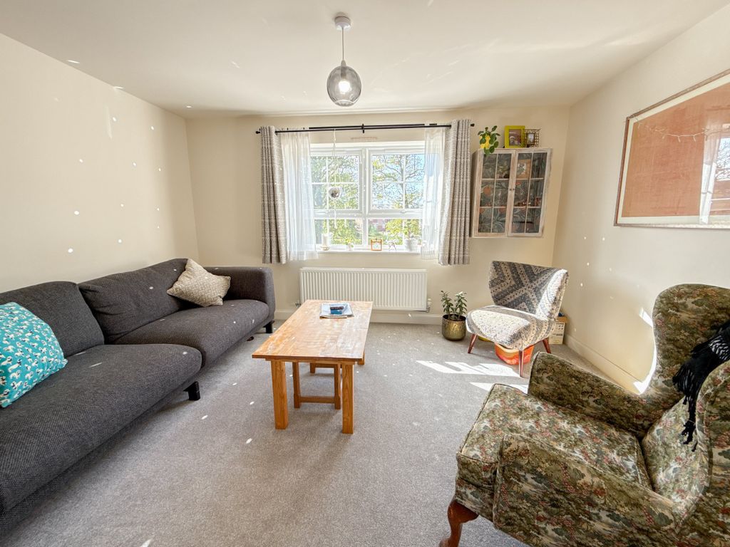 Property photo 2 of 38 Lounge/Bedroom Four