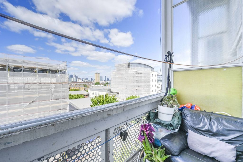 Property photo 3 of 12