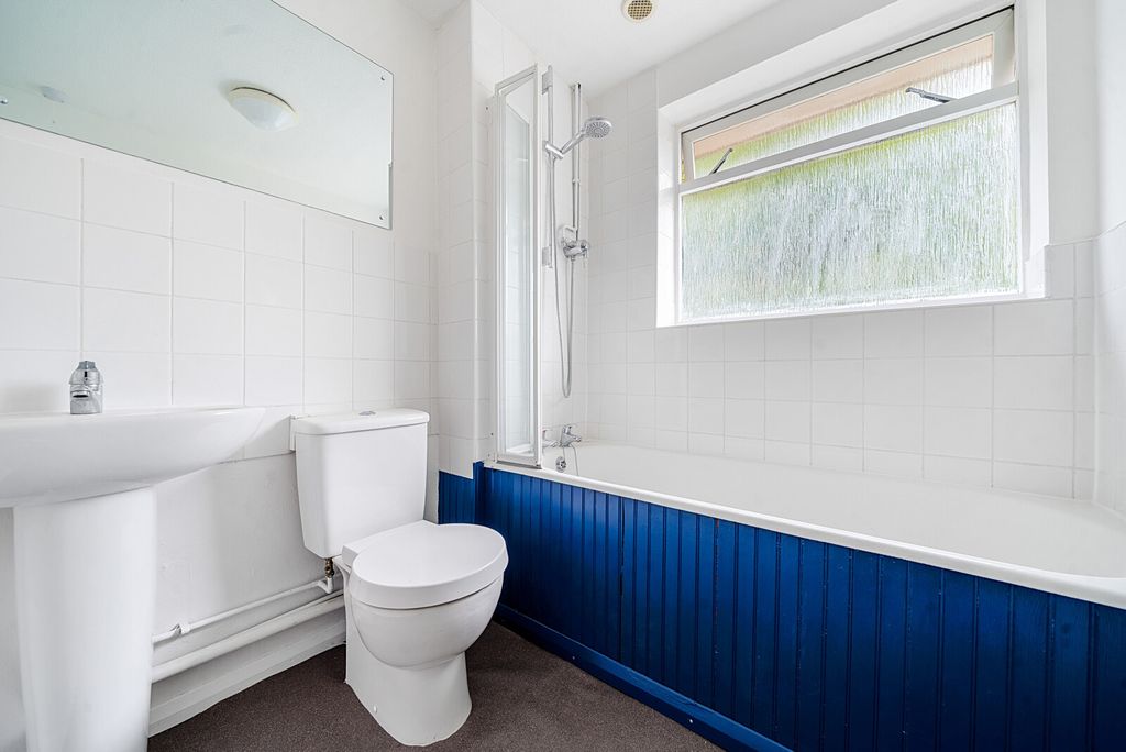 Property photo 3 of 21 13-6819E9Af4F24F-...