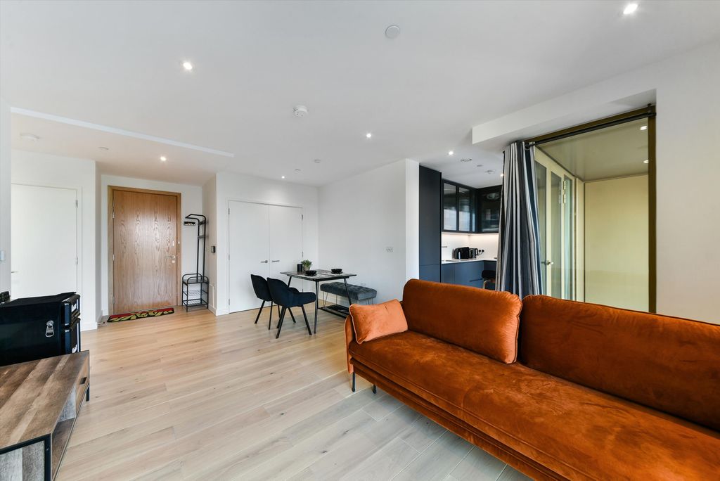 Property photo 2 of 12 Image