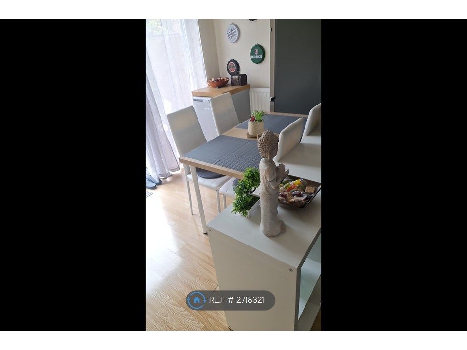 Property photo 3 of 11 Living Room 3