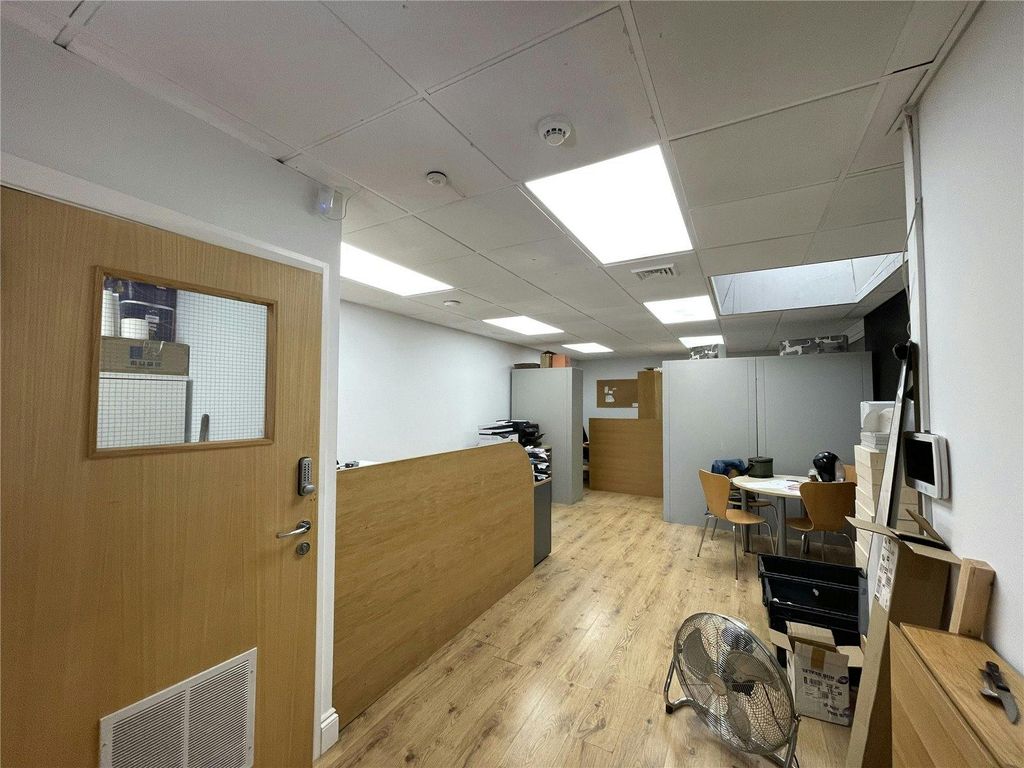 Property photo 3 of 10 Dbs260064_06