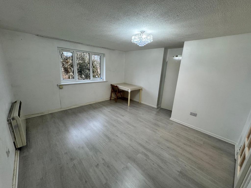 Property photo 1 of 16 Da49B07E-9Bc3-4940-8B8F-4Bded6c7078E.Jpg