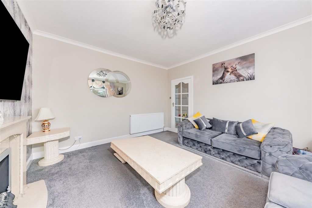 Property photo 3 of 20 13 Lowson Avenue Forfar-2.Jpg