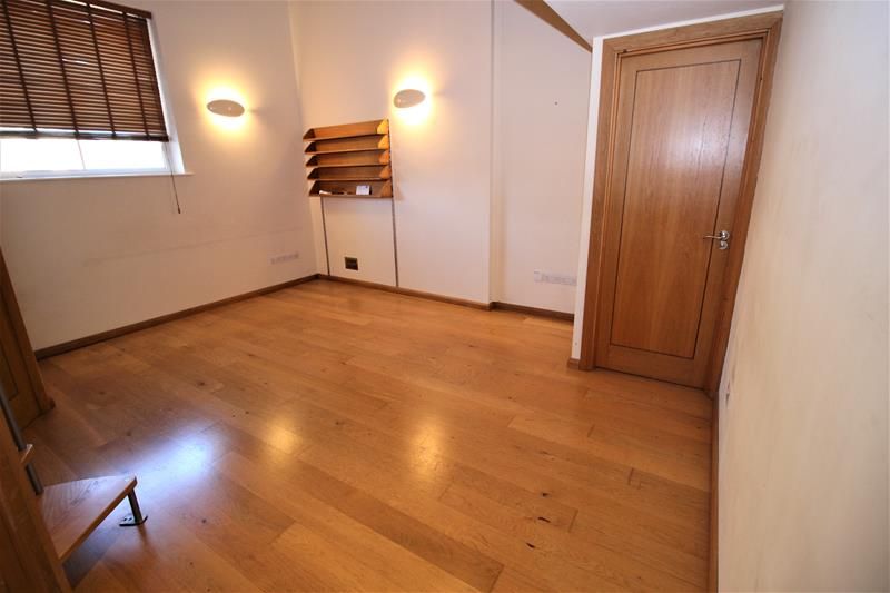 Property photo 3 of 9 Lounge