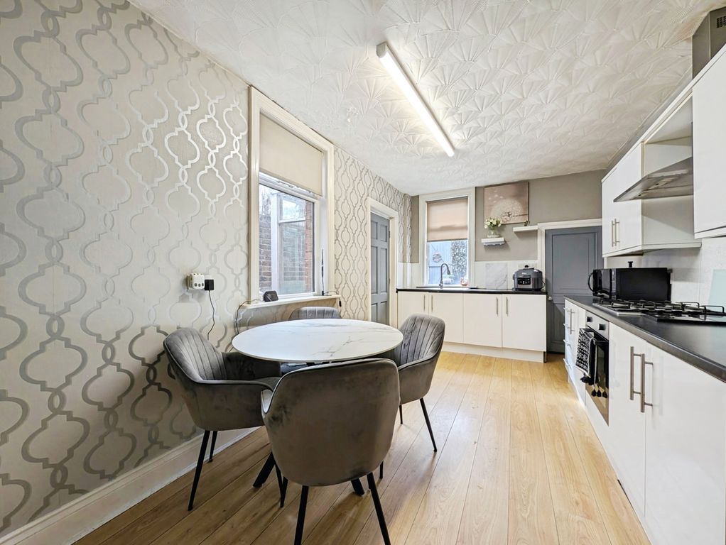 Property photo 3 of 14 Pbox-Img.Jpg