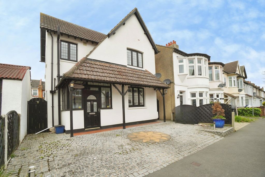 Property photo 1 of 16