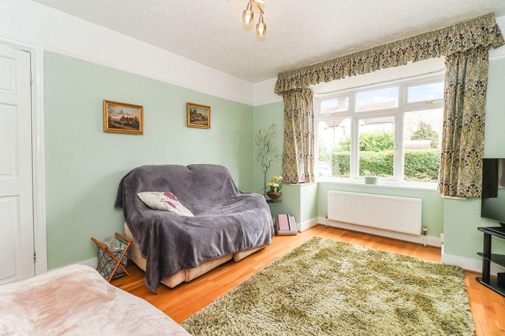 Additional image 5 of 3 bed semi-detached house for saleThe Crescent, Abbots Langley WD5