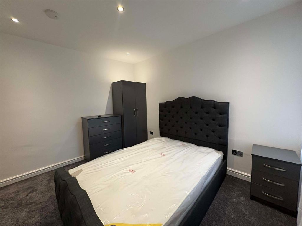 Property photo 1 of 8 E0Fc5Dd8-907c-4125-A14d-1376Eb6A78Cf.Jpg