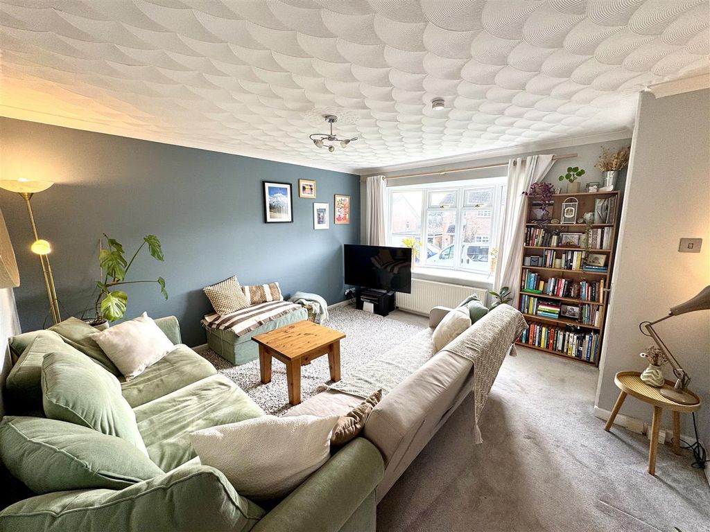 Property photo 2 of 20 Lounge