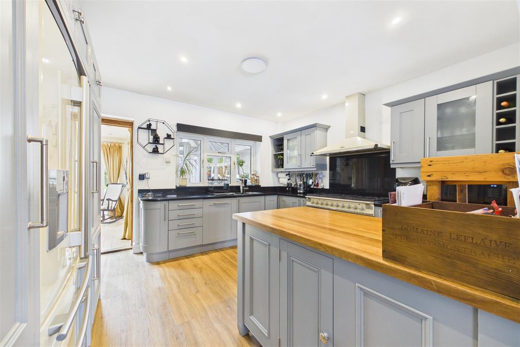 Property photo 3 of 27 Open Plan Living Kitchen