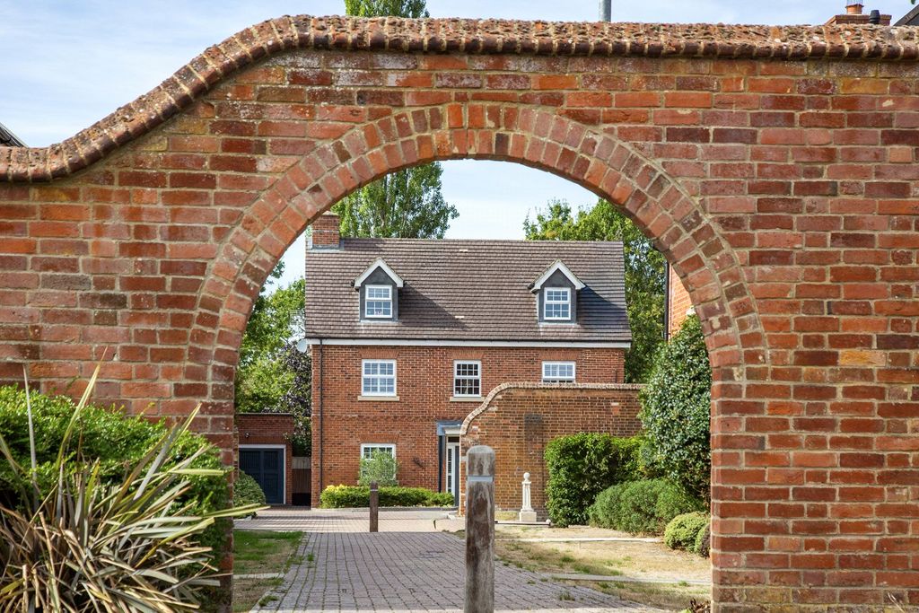 Property photo 2 of 37 Picture No. 65