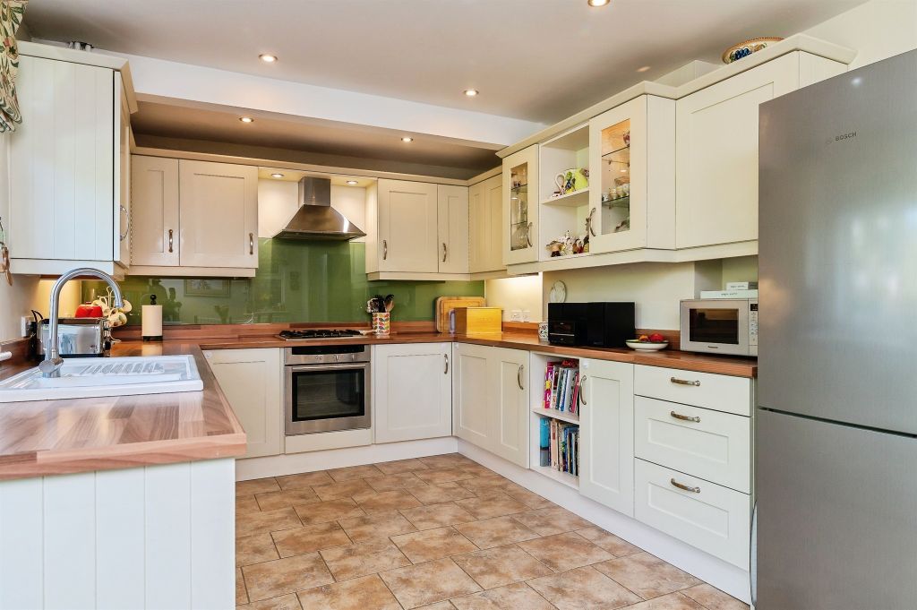 Property photo 3 of 20