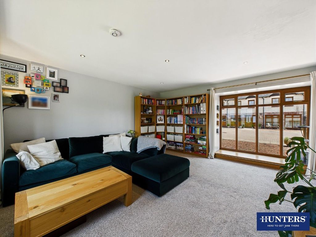 Property photo 2 of 28 Living Room